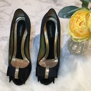 🔥Dolce and Gabbana Silk PeepToe Crystal Bow Pumps